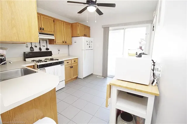 Additional image 19 of 109 Warren Ave