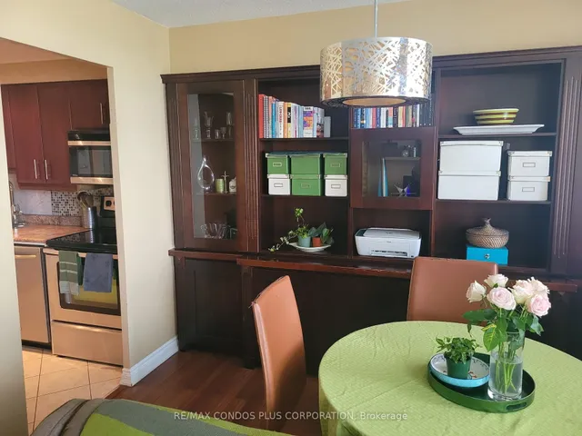 Additional image 4 of 551 The West Mall Rd Unit 802