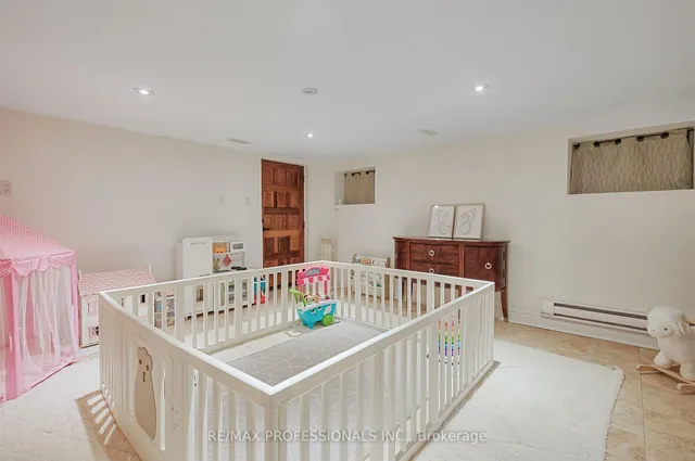 Additional image 34 of 53 Tilden Cres