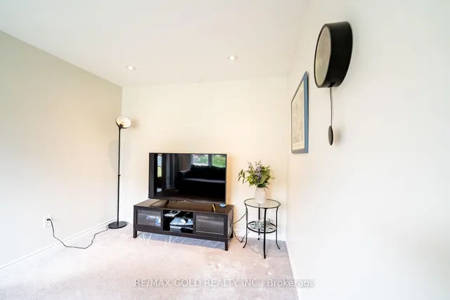 Additional image 7 of 8 Metro Cres