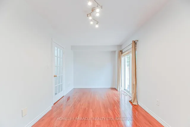 Additional image 8 of 40 Janda Crt