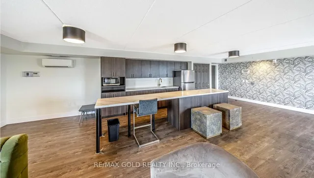 Additional image 39 of 716 Main St