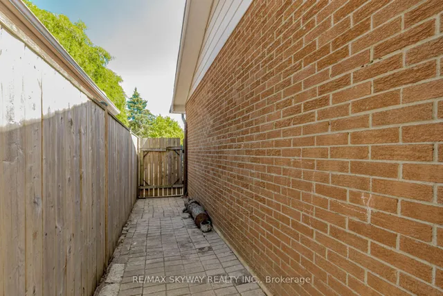 Additional image 42 of 3285 Lansdown Dr