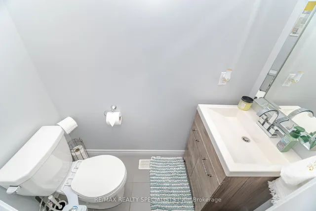 Additional image 22 of 90 Raymond Rd Unit 6