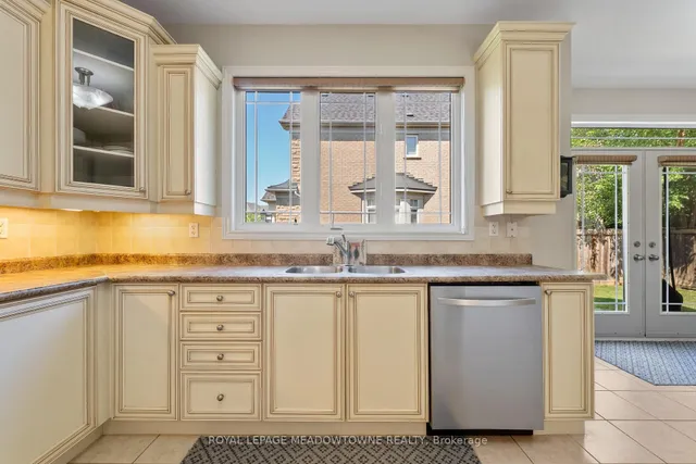 Additional image 9 of 9 Black Bear Tr