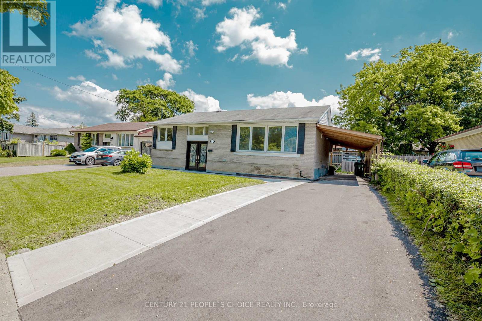 215 JEFFCOAT DRIVE|Toronto (West Humber-Clairville), Ontario M9W3E2