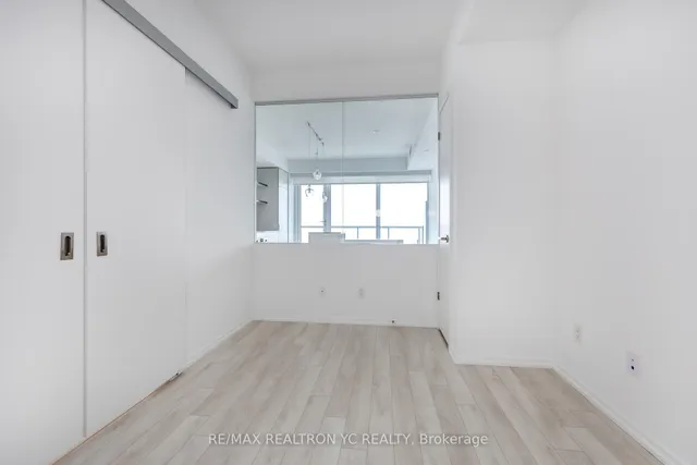 Additional image 7 of 197 Yonge St Unit 5104