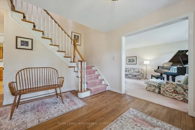 Additional image 27 of 80 Mae Crt