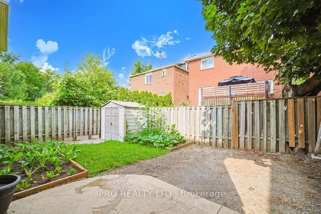 Additional image 17 of 38 Roehampton Cres