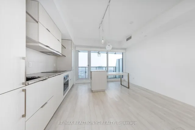 Additional image 10 of 197 Yonge St Unit 5104