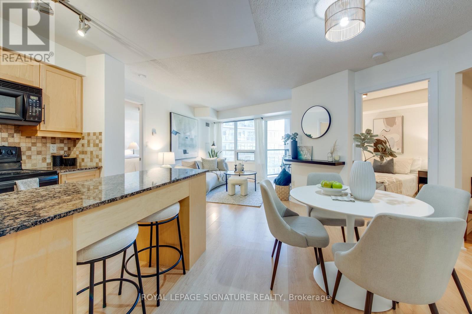 1401 - 20 BLUE JAYS WAY|Toronto (Waterfront Communities), Ontario M5V3W6