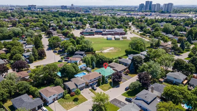Additional image 36 of 15 Lockton Cres