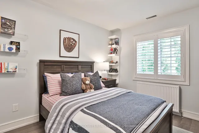 Additional image 22 of 405 Richview Ave