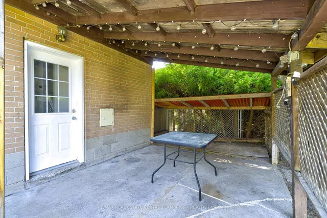 Additional image 31 of 28 Burgby Ave