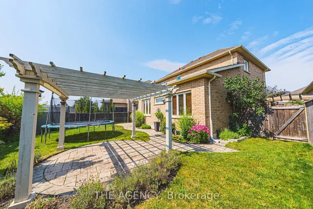 Additional image 36 of 636 Serafini Cres