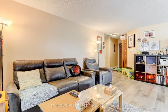 Additional image 4 of 330 Alton Towers Circ Unit 1112