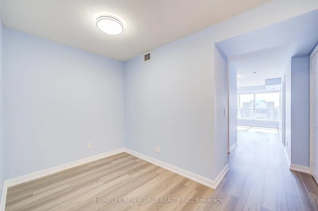 Additional image 8 of 181 Village Green Sq Unit 1815