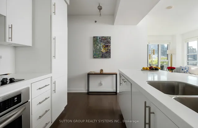 Additional image 11 of 156 Portland St Unit 612