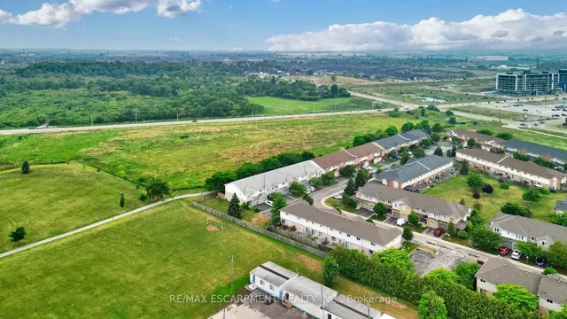 Additional image 34 of 800 PARAMOUNT Dr Unit 28