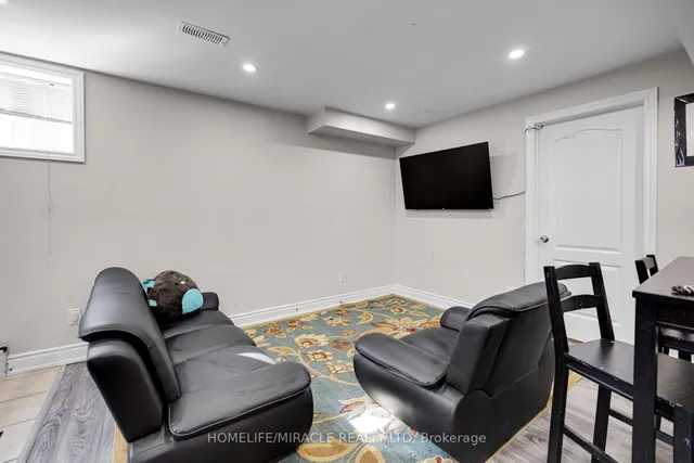 Additional image 39 of 49 Sedgewick Circ