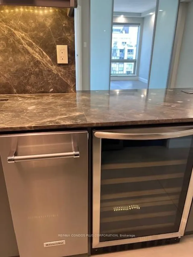 Additional image 24 of 1001 Bay St Unit 2705