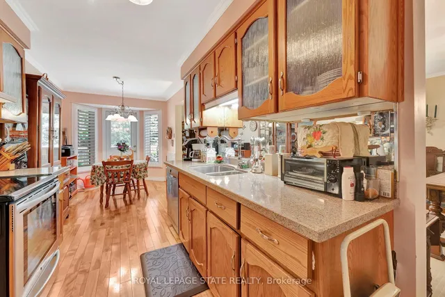 Additional image 17 of 30 Osler Dr Unit 12