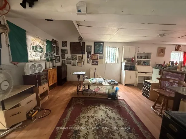 Additional image 11 of 325 WEIR St