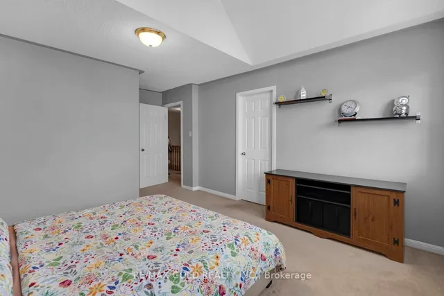 Additional image 32 of 6 Farad Crt