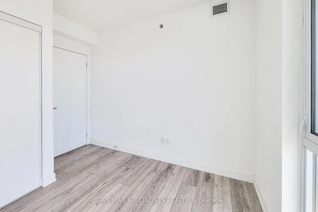 Additional image 34 of 3200 Dakota Common Unit B403
