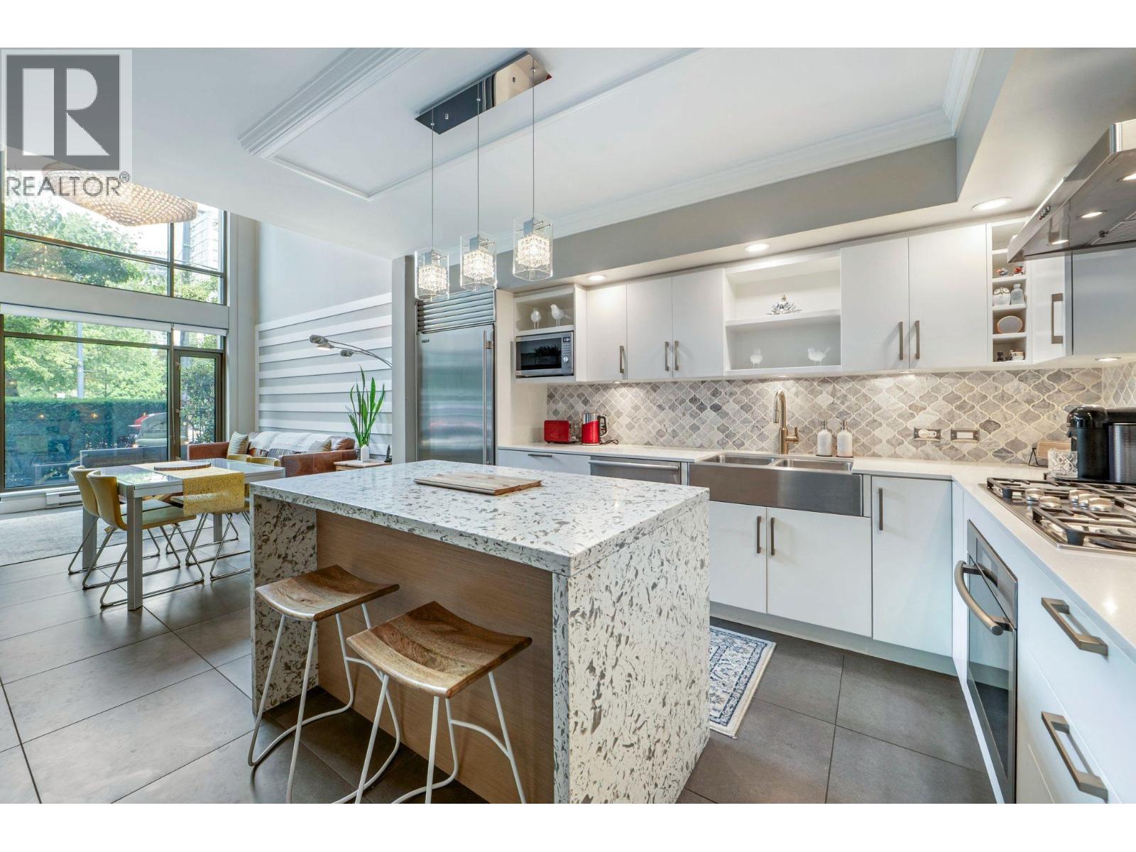 101 1168 RICHARDS STREET|Vancouver, British Columbia V6B3E6