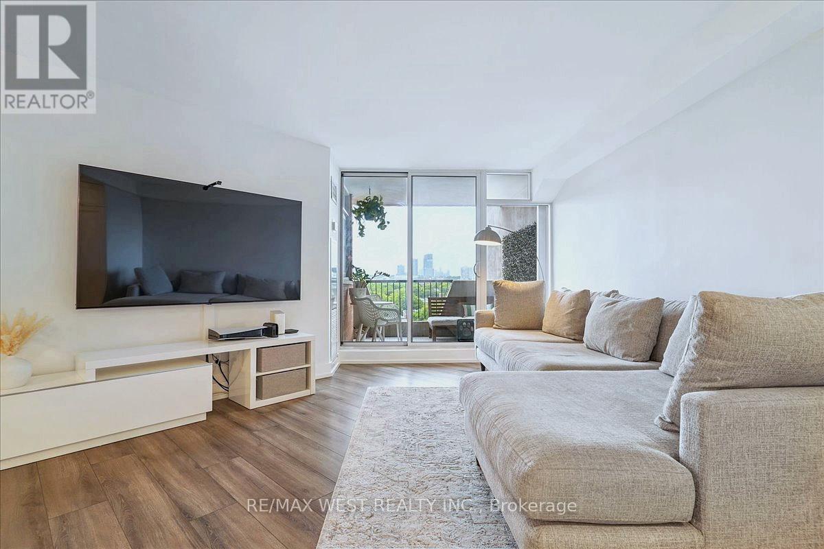 1008 - 7811 YONGE STREET|Markham (Thornhill), Ontario L3T4S3