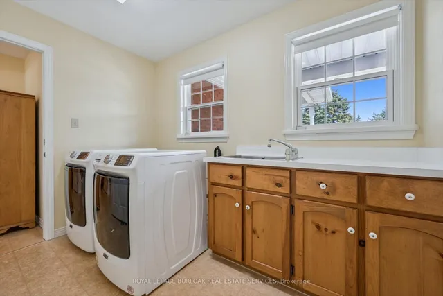 Additional image 25 of 80 Mae Crt