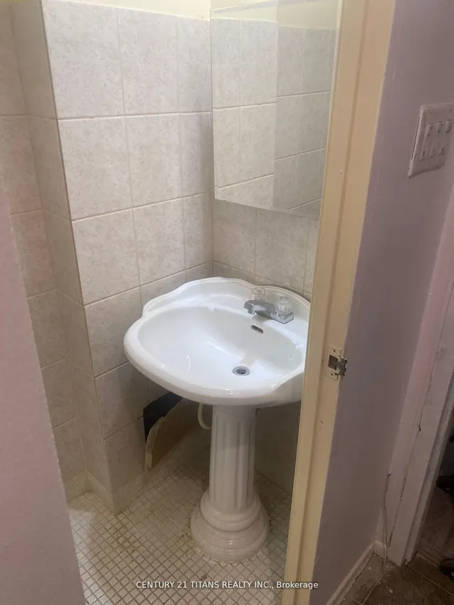 Additional image 15 of 4064 Lawrence Ave Unit 210