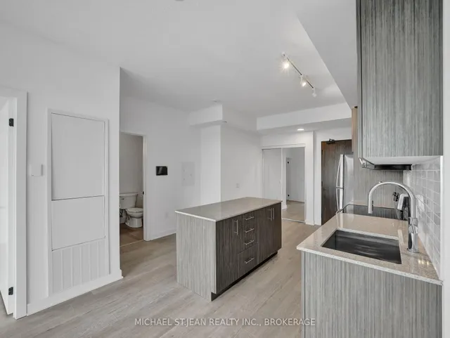 Additional image 17 of 2782 Barton St Unit 1418