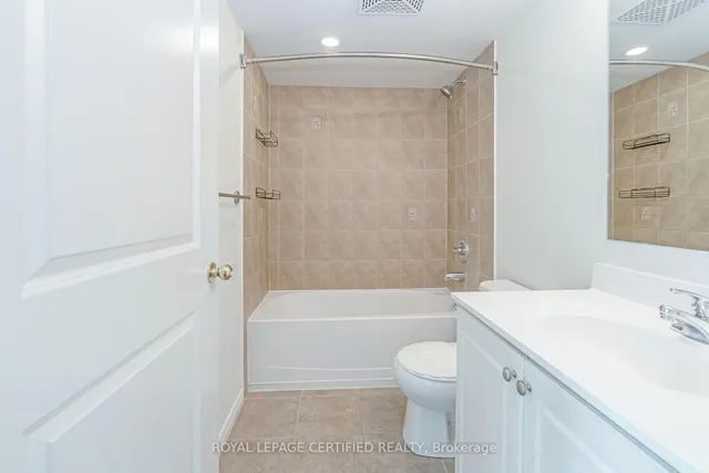 Additional image 18 of 9 George St Unit 813