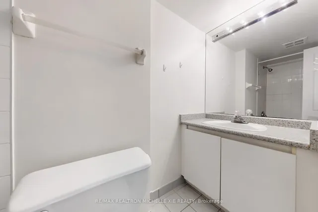 Additional image 19 of 736 Bay St Unit 1009