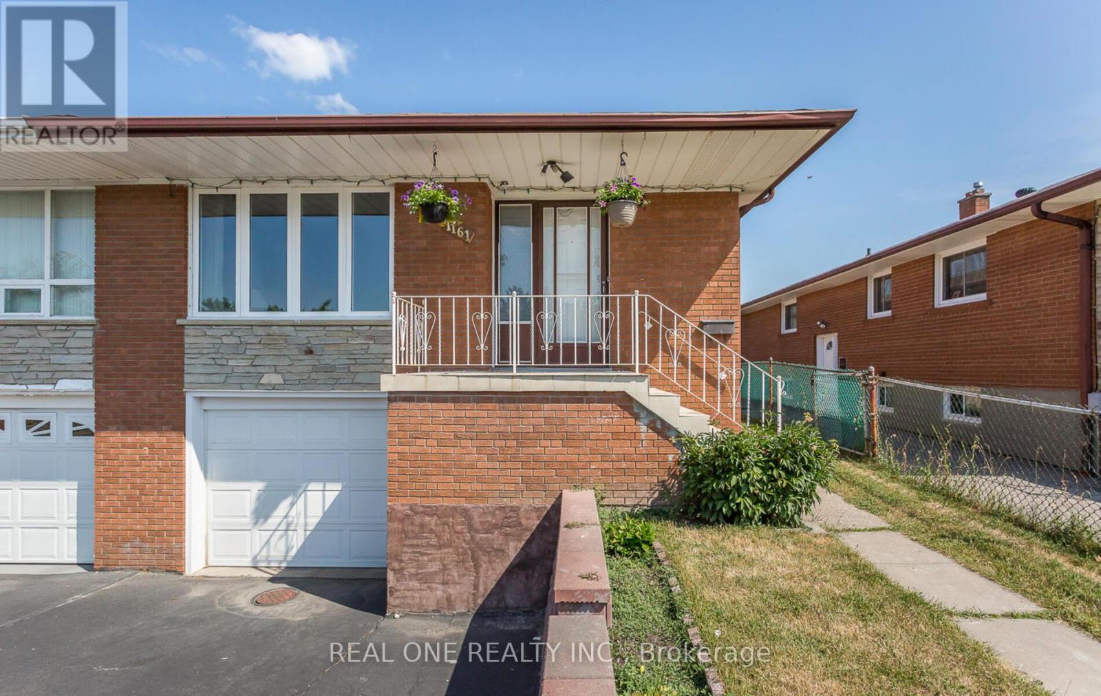 LOWER - 1161 SHADELAND DRIVE|Mississauga (Erindale), Ontario L5C1P2