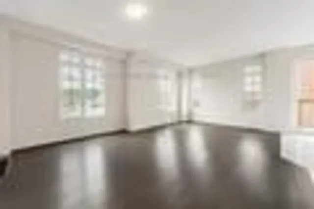 Additional image 9 of 333 Robert Parkinson Dr