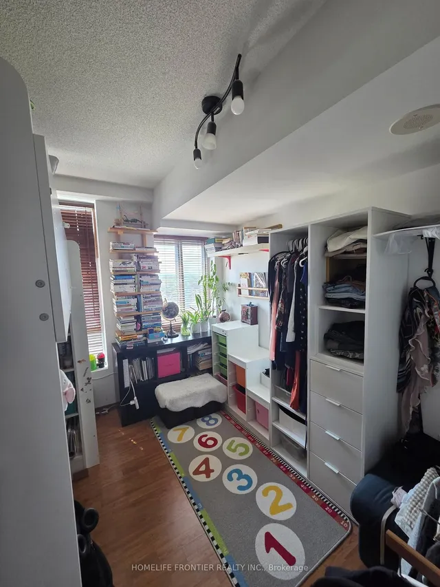 Additional image 20 of 15 Maplewood Ave Unit 911