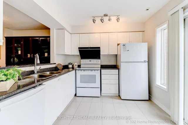 Additional image 7 of 83 Mondeo Dr Unit 290