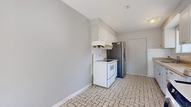 Additional image 20 of 16 Flavian Cres