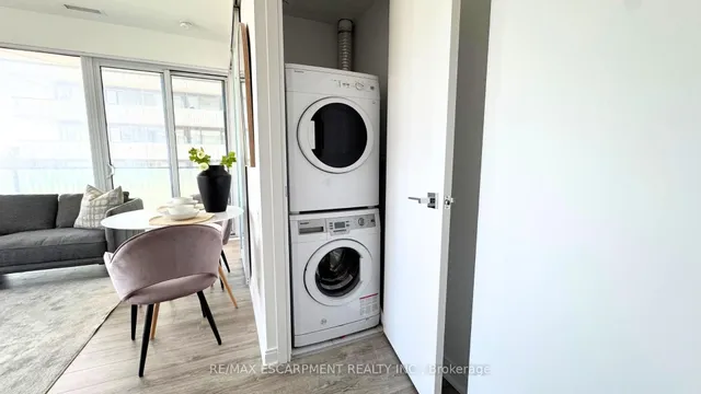 Additional image 21 of 42 Charles St Unit 2409