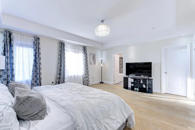 Additional image 23 of 17 Frost St