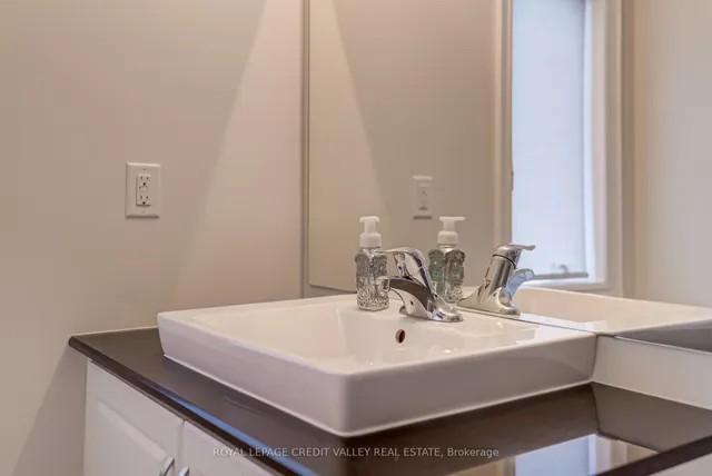 Additional image 34 of 44 Walbrook Rd