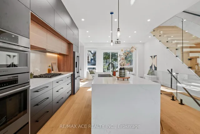 Additional image 14 of 122 Warden Ave