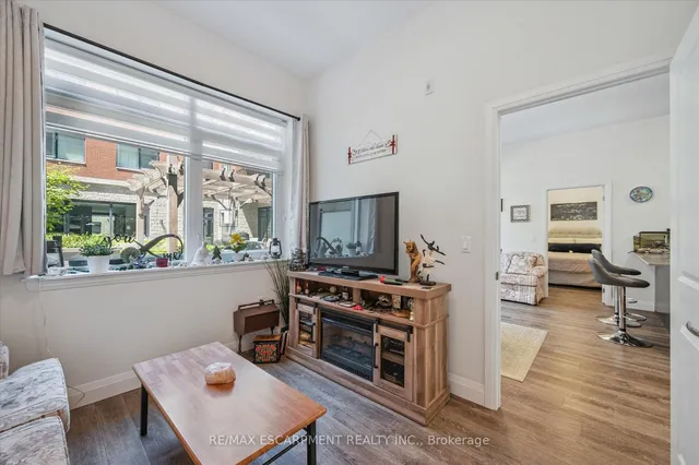 Additional image 16 of 1 Redfern Ave Unit 102