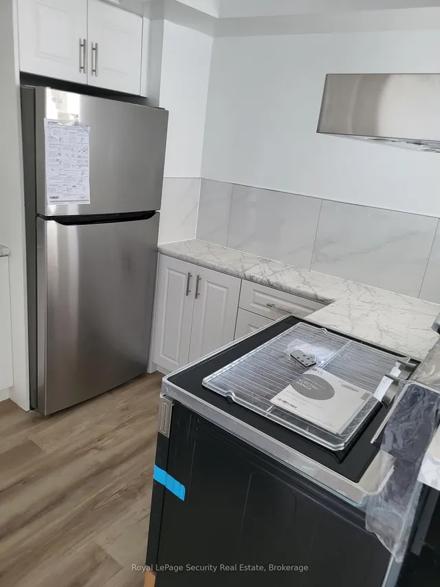 Additional image 11 of 2470 Eglinton Ave Unit 605