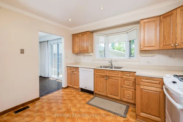 Additional image 12 of 11 Drury Lane