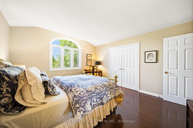 Additional image 40 of 4165 Stonebridge Cres