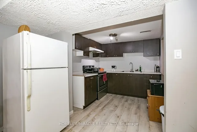 Additional image 46 of 46 Reigate Ave